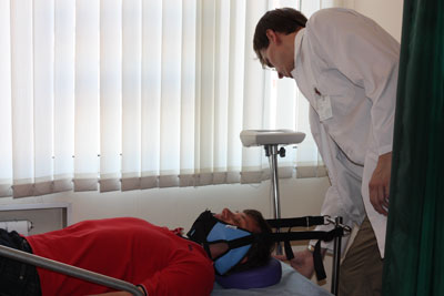 Вытяжение позвоночника в центре Абуязидова