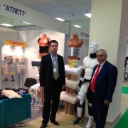 Доктор Абуязидов А.М. с исполнительным директором "Атлет" Максимовым И.Л.