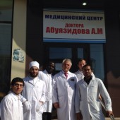 Доктор Абуязидов А.М. со студентами293