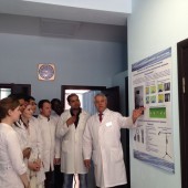 Доктор Абуязидов А.М. со студентами297